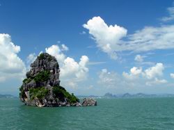 Wyspa na Zatoce Ha Long